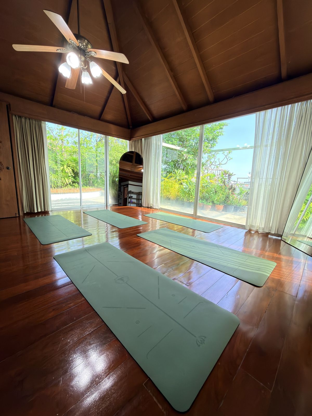 ศาลาดาดฟ้า สำหรับ Mat Pilates